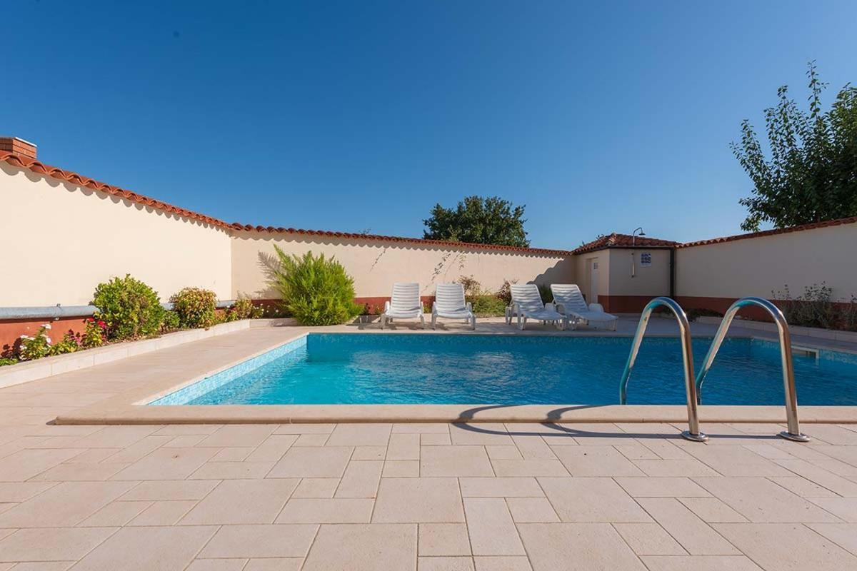 House Melly With Swimming Pool Villa Rovinjsko Selo Exterior photo