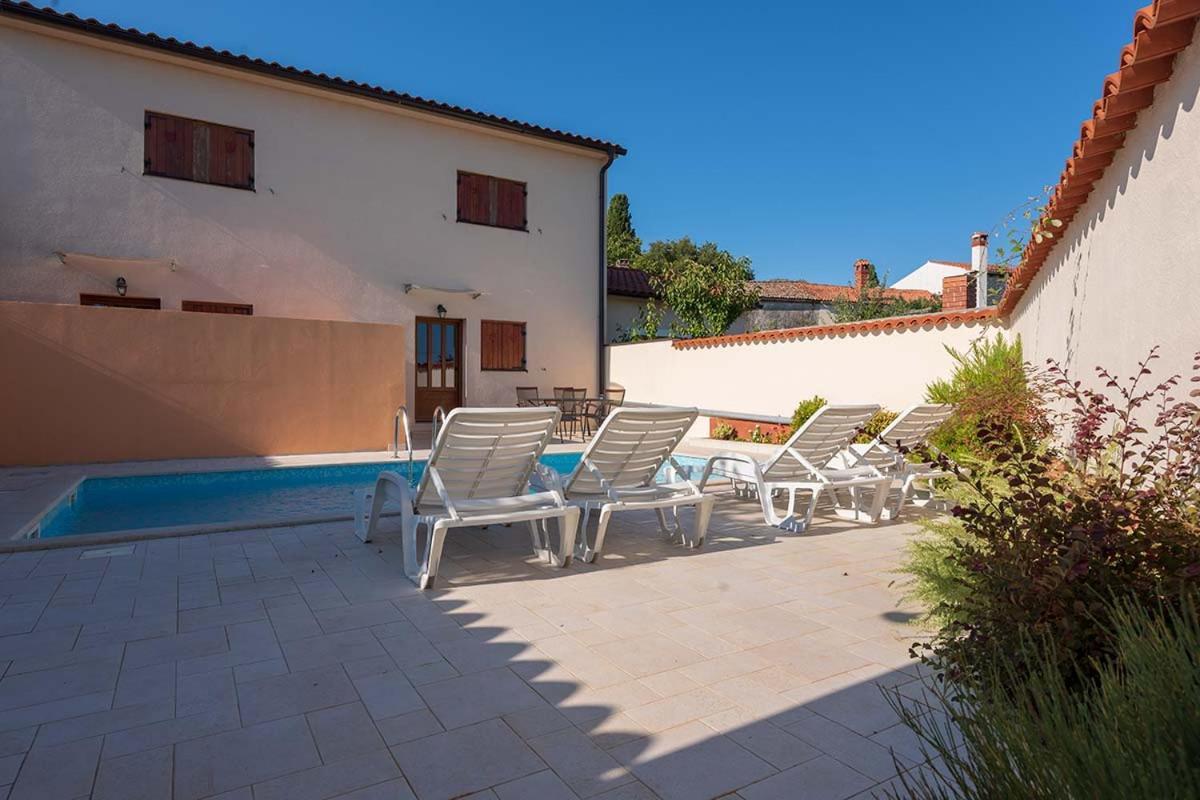 House Melly With Swimming Pool Villa Rovinjsko Selo Exterior photo