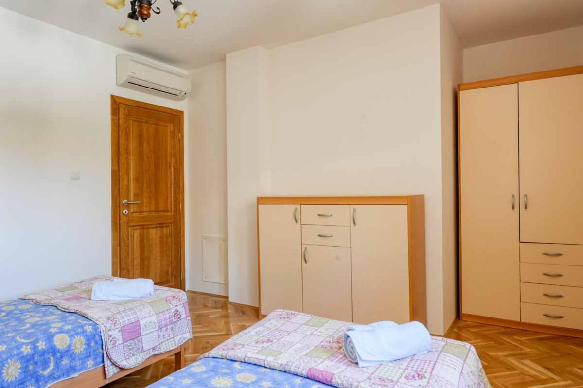 House Melly With Swimming Pool Villa Rovinjsko Selo Exterior photo