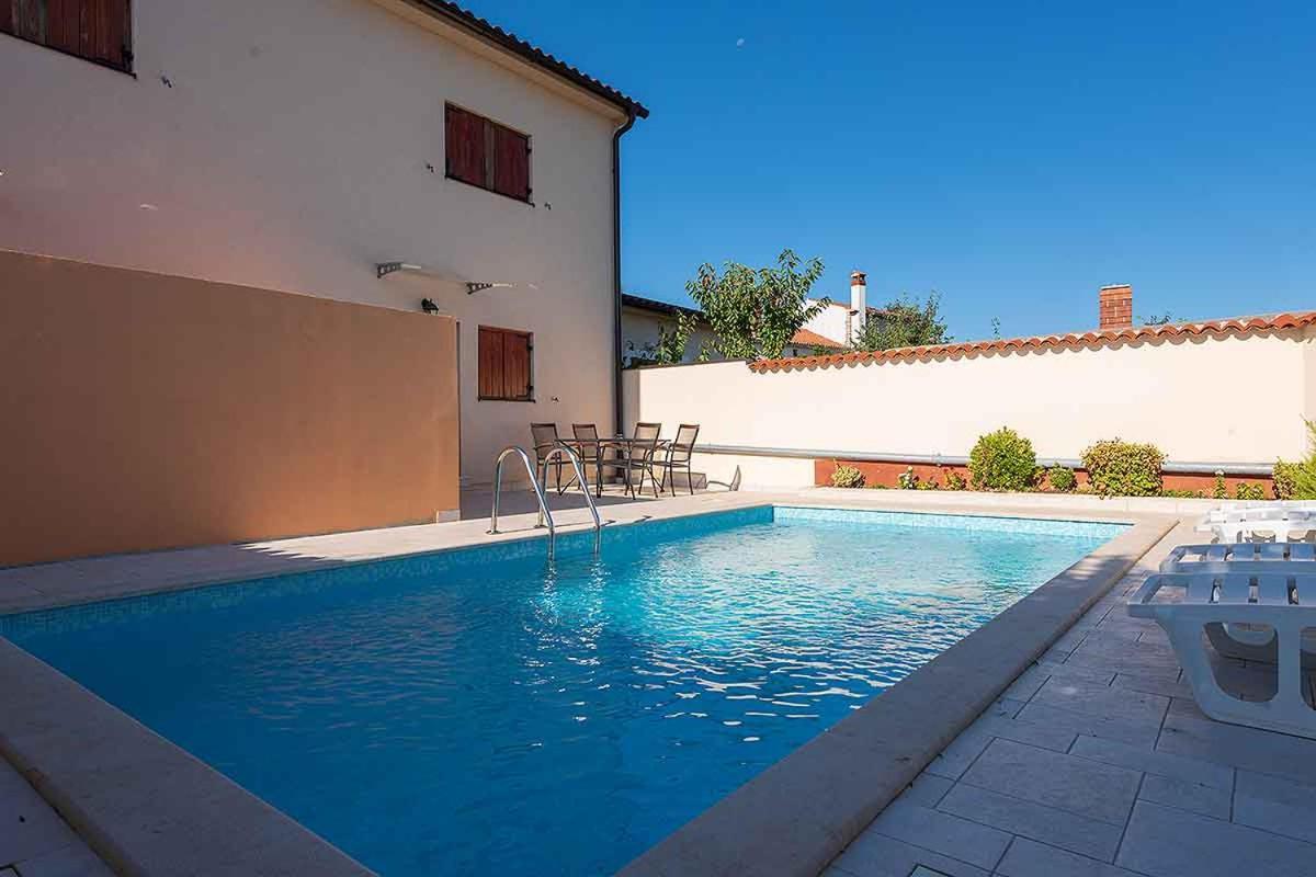 House Melly With Swimming Pool Villa Rovinjsko Selo Exterior photo